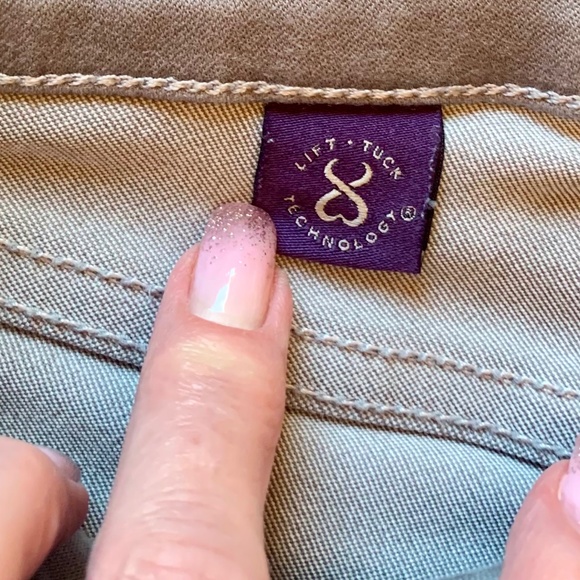 🎉‼️Host Pick‼️🤍 NYDJ Alina Skinny Ankle Pants in "Silverado" - Size 4✨✨✨ - Picture 15 of 15